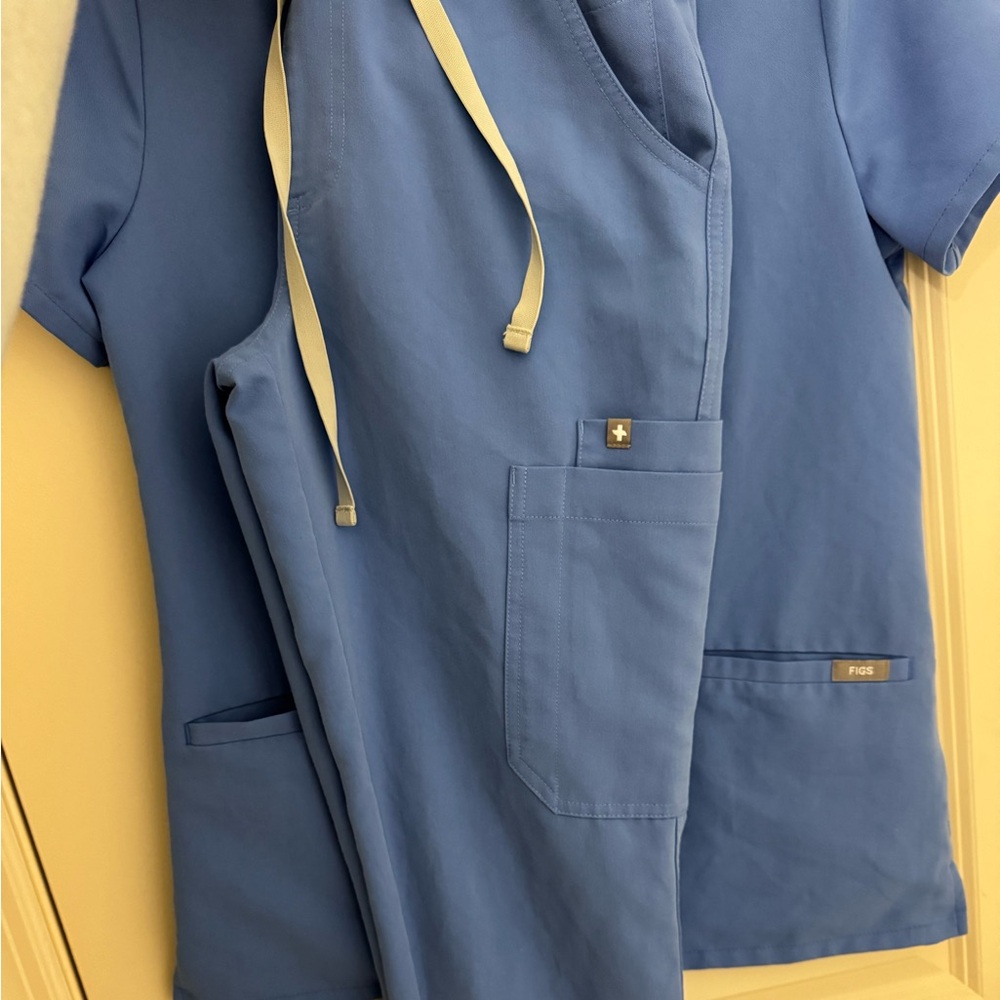 Figs Ceil Blue Scrub Set